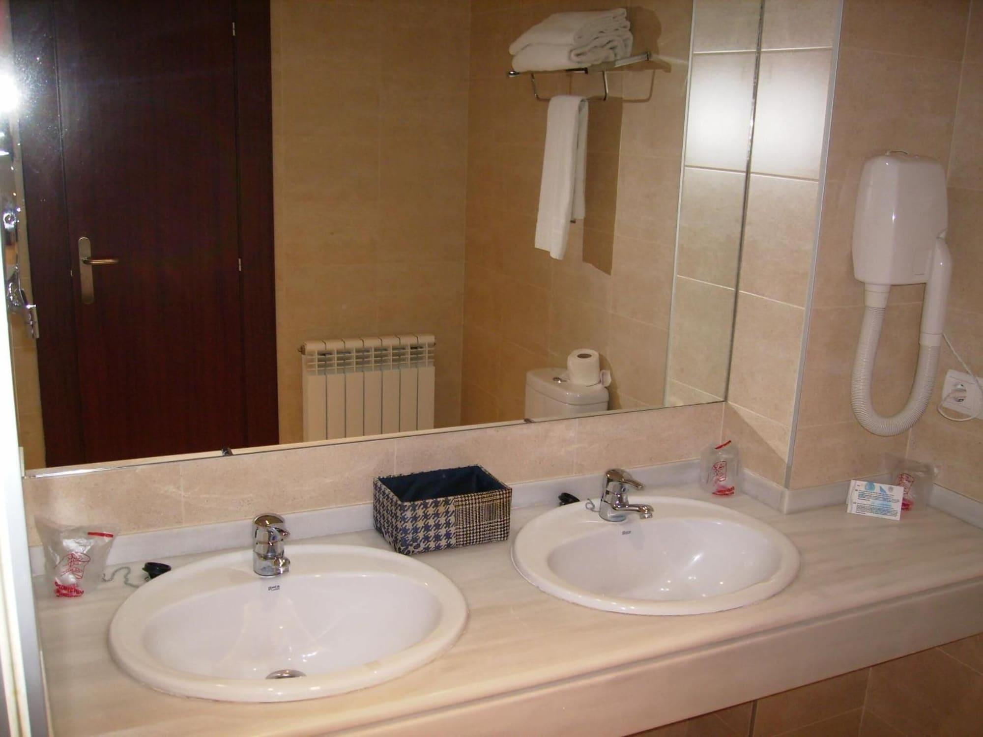 וייאדוליד Hotel Roma מראה חיצוני תמונה